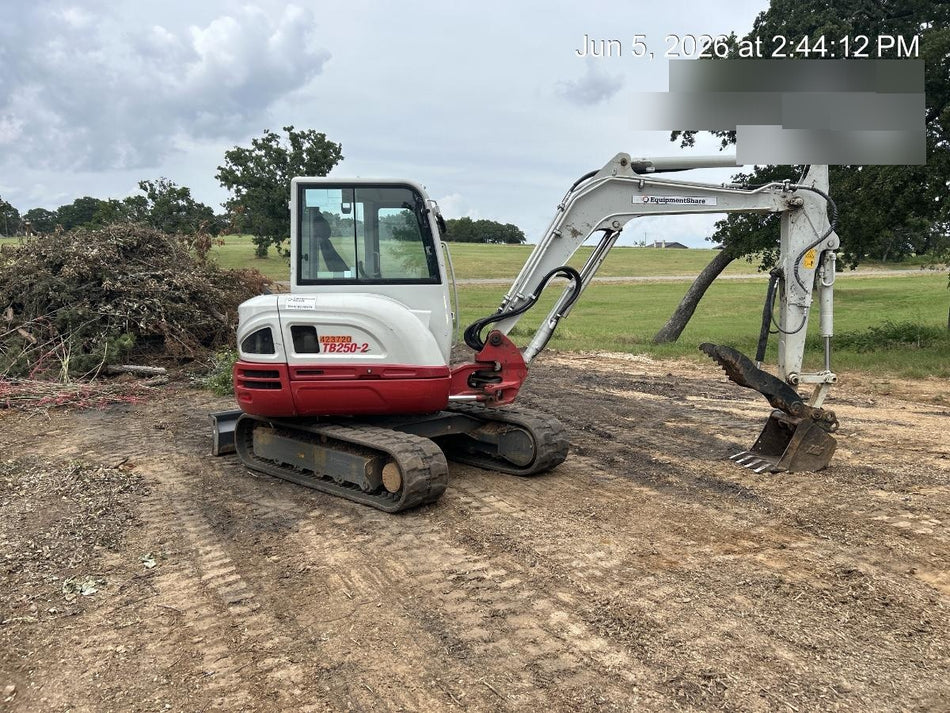 2024 TAKEUCHI TB250-2CR