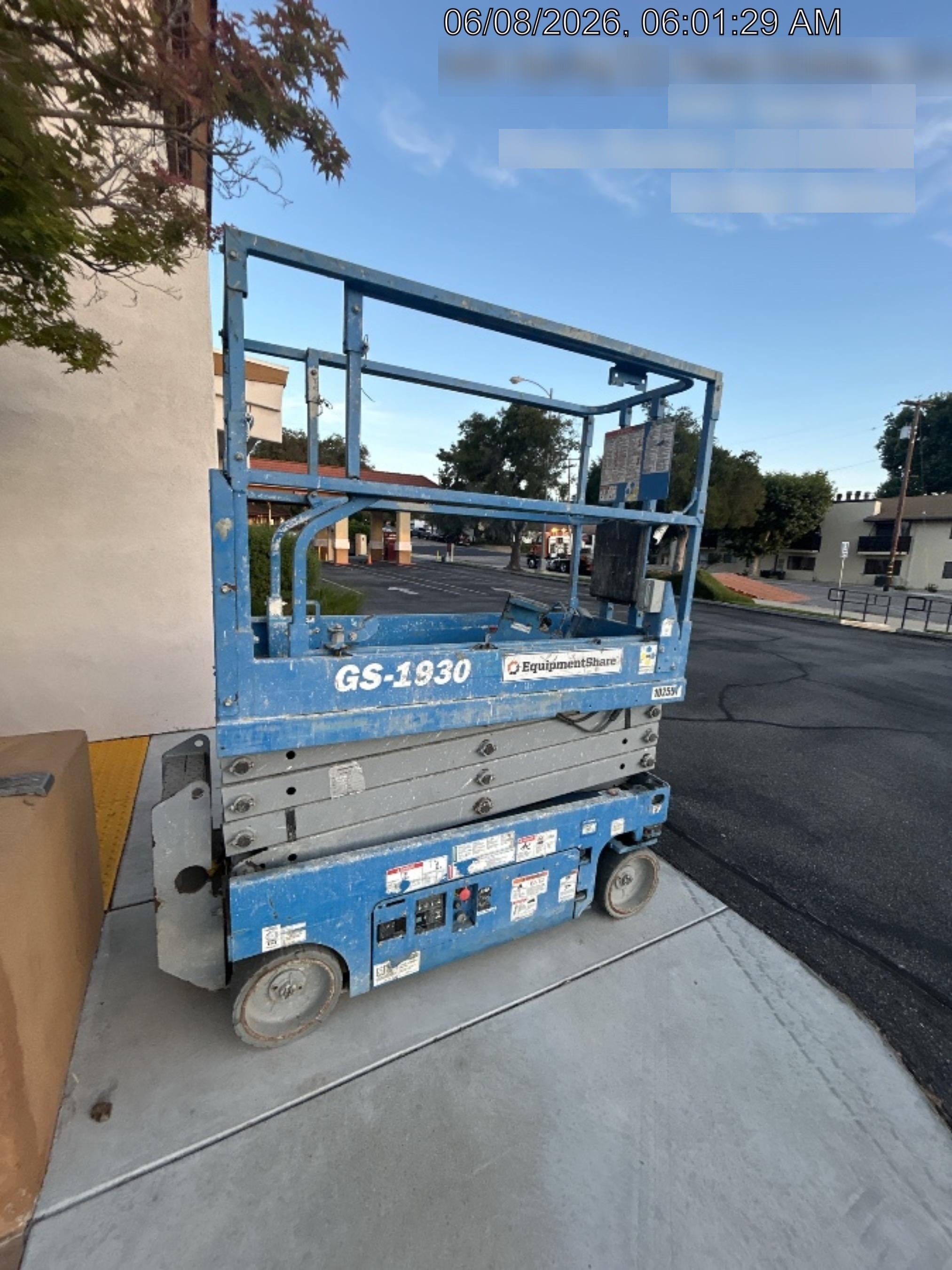 2020 Genie GS-1930 Solid Non Marking Tires, Beacon, Folding rails with half height swing gate, 800W Inverter