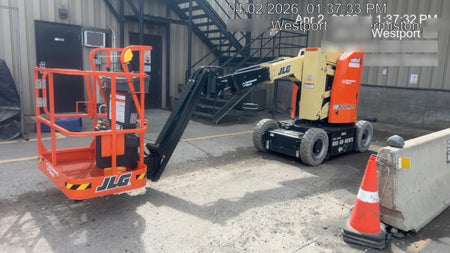 2025 JLG E300AJP