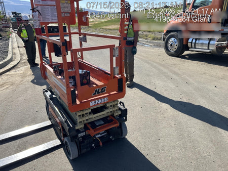 2021 JLG ES1330L