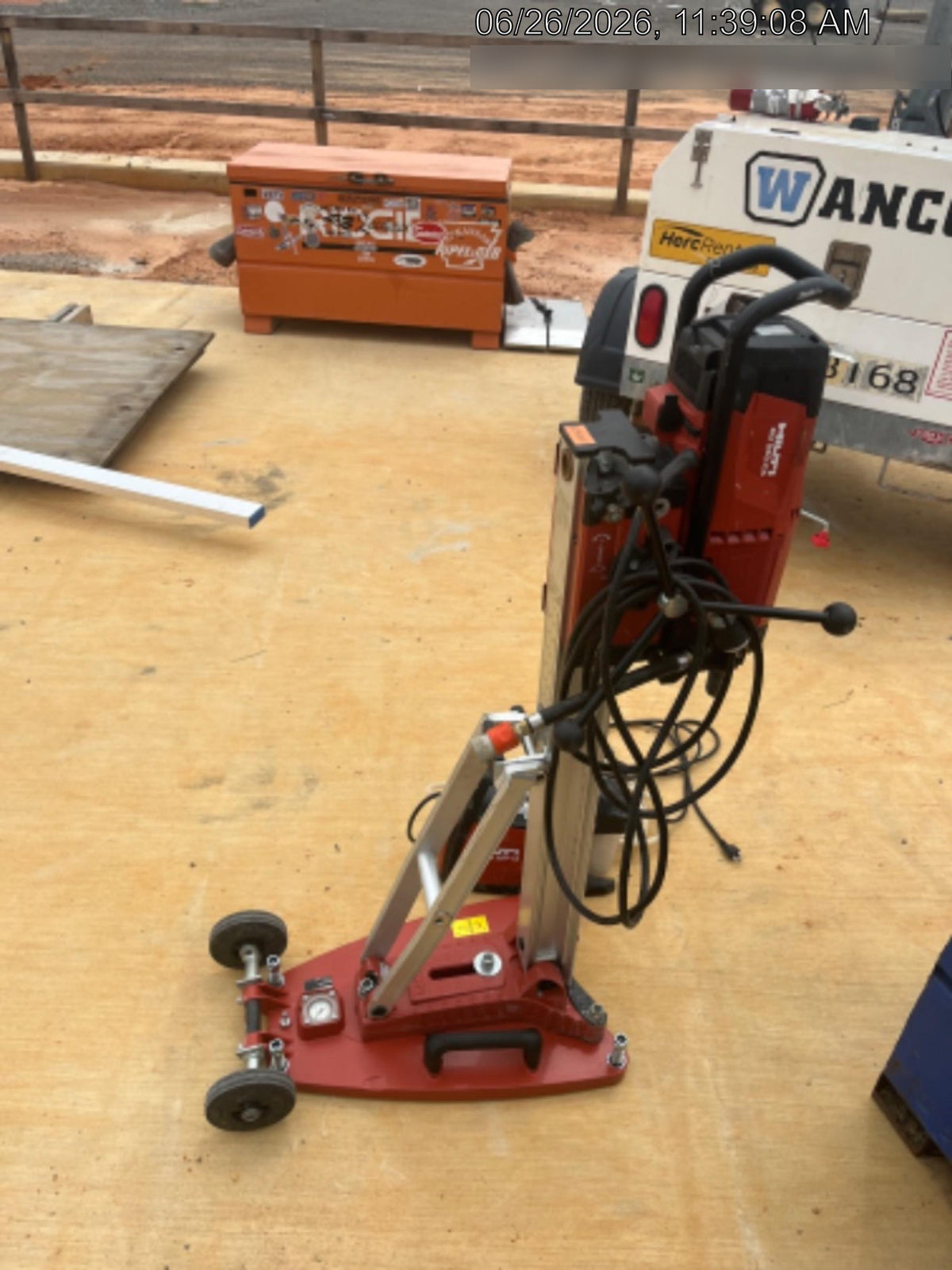 2023 HILTI DD250E