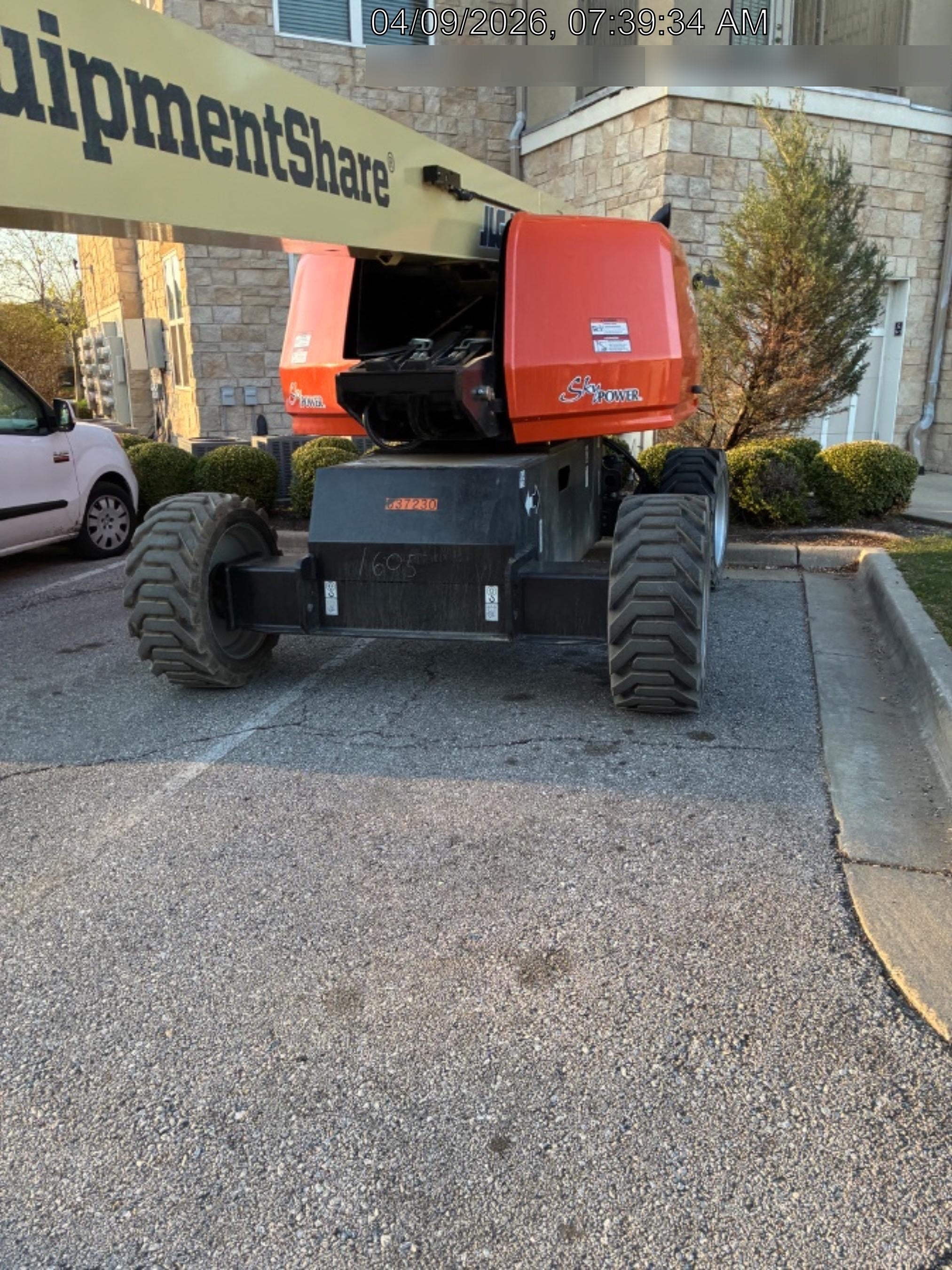 2025 JLG 660SJ