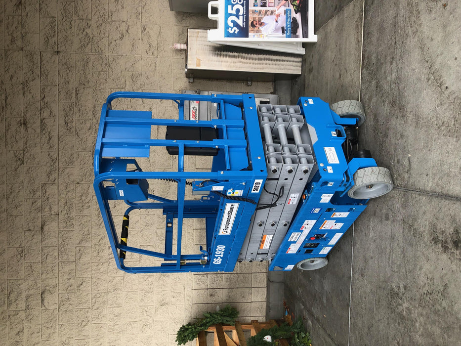 2019 Genie GS-1930 Half Height Swing Gate, 800W Inverter