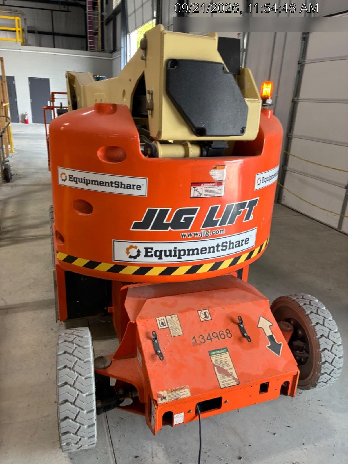 2021 JLG E400AJP Narrow