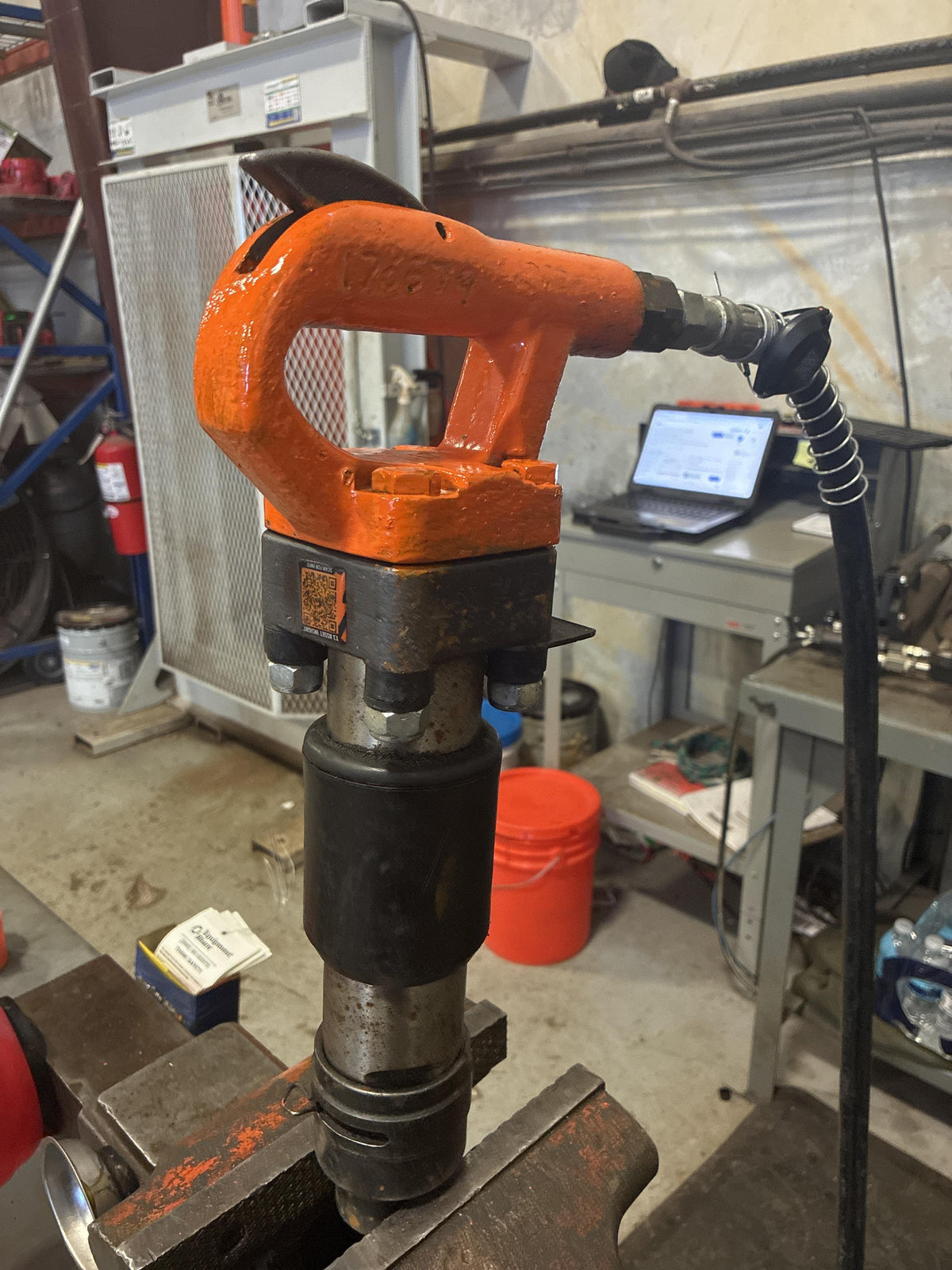 2021 MICHIGAN PNEUMATIC ES-CH3R-TRACKER
