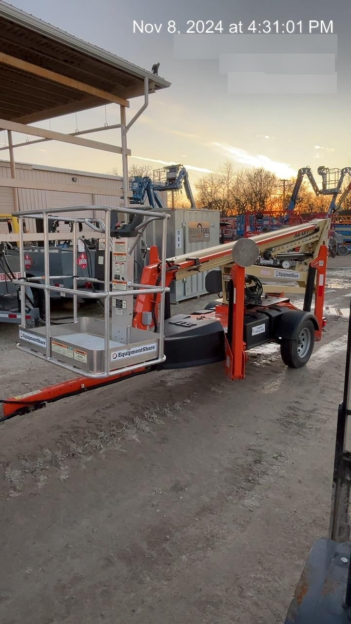 2022 JLG T350