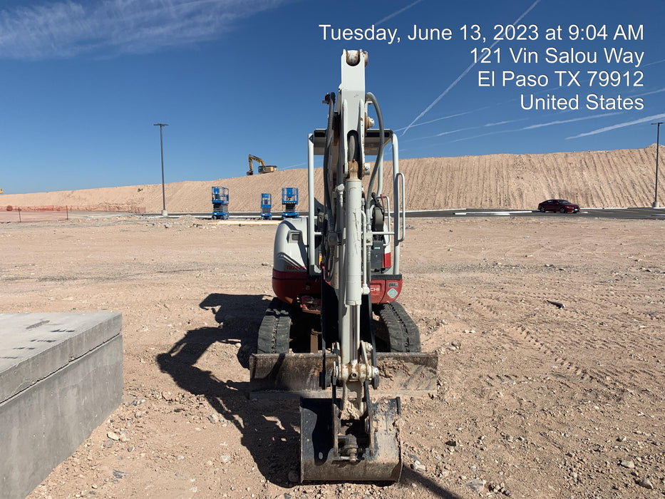 2021 TAKEUCHI TB235-2R