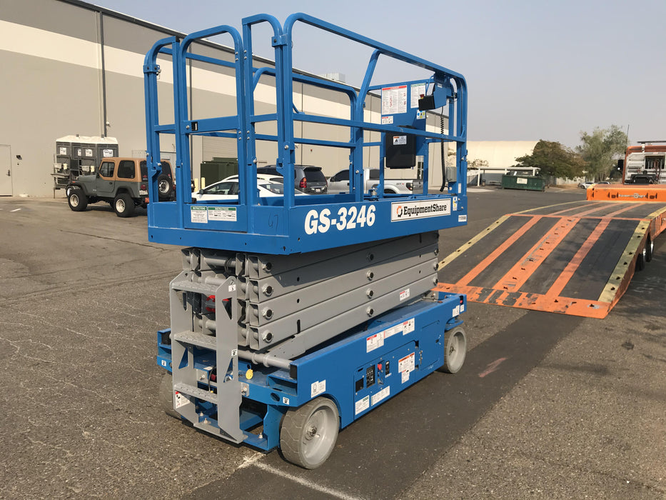 2020 Genie GS-3246 Standard, Folding full height swing gate, 800W Inverter