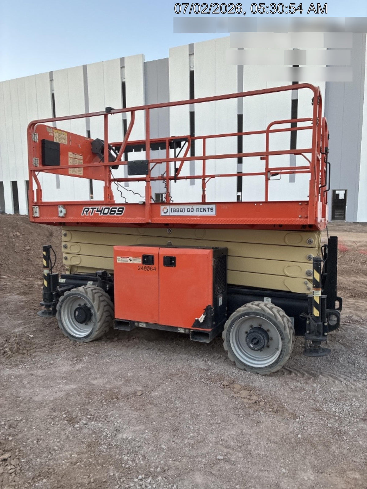 2022 JLG RT4069