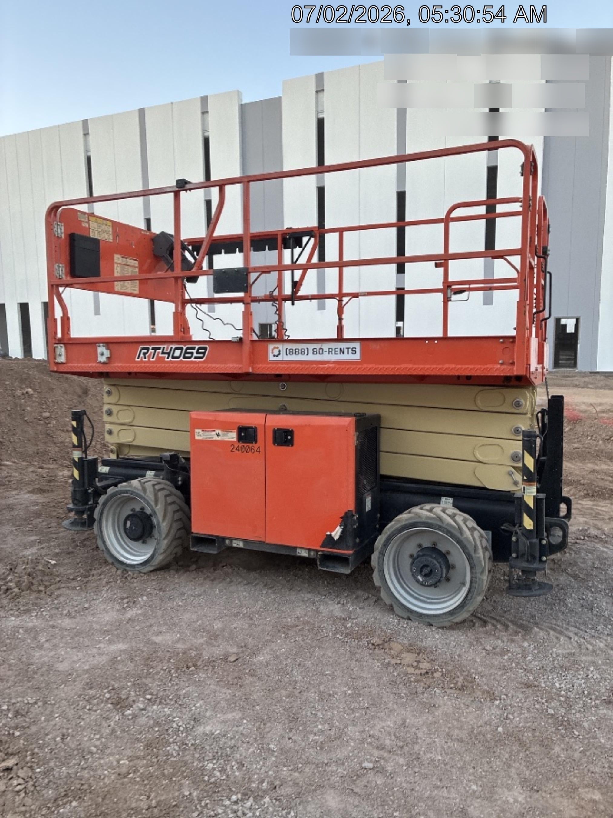 2022 JLG RT4069