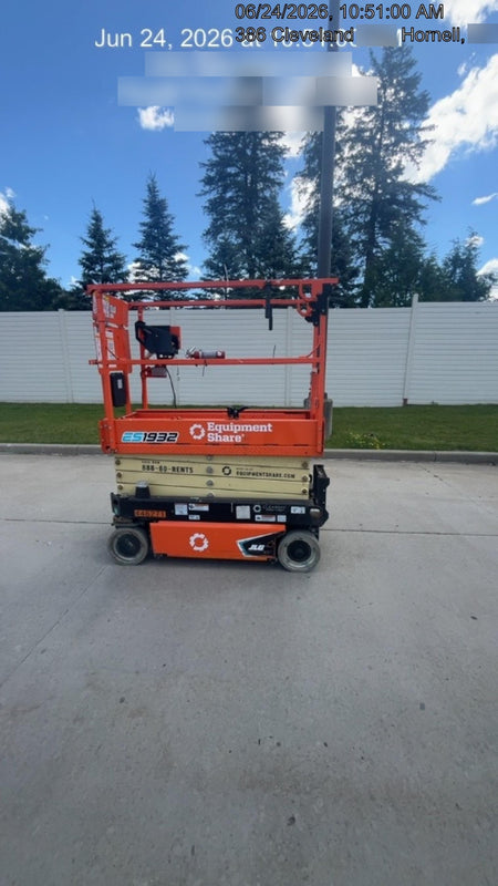2024 JLG ES1932