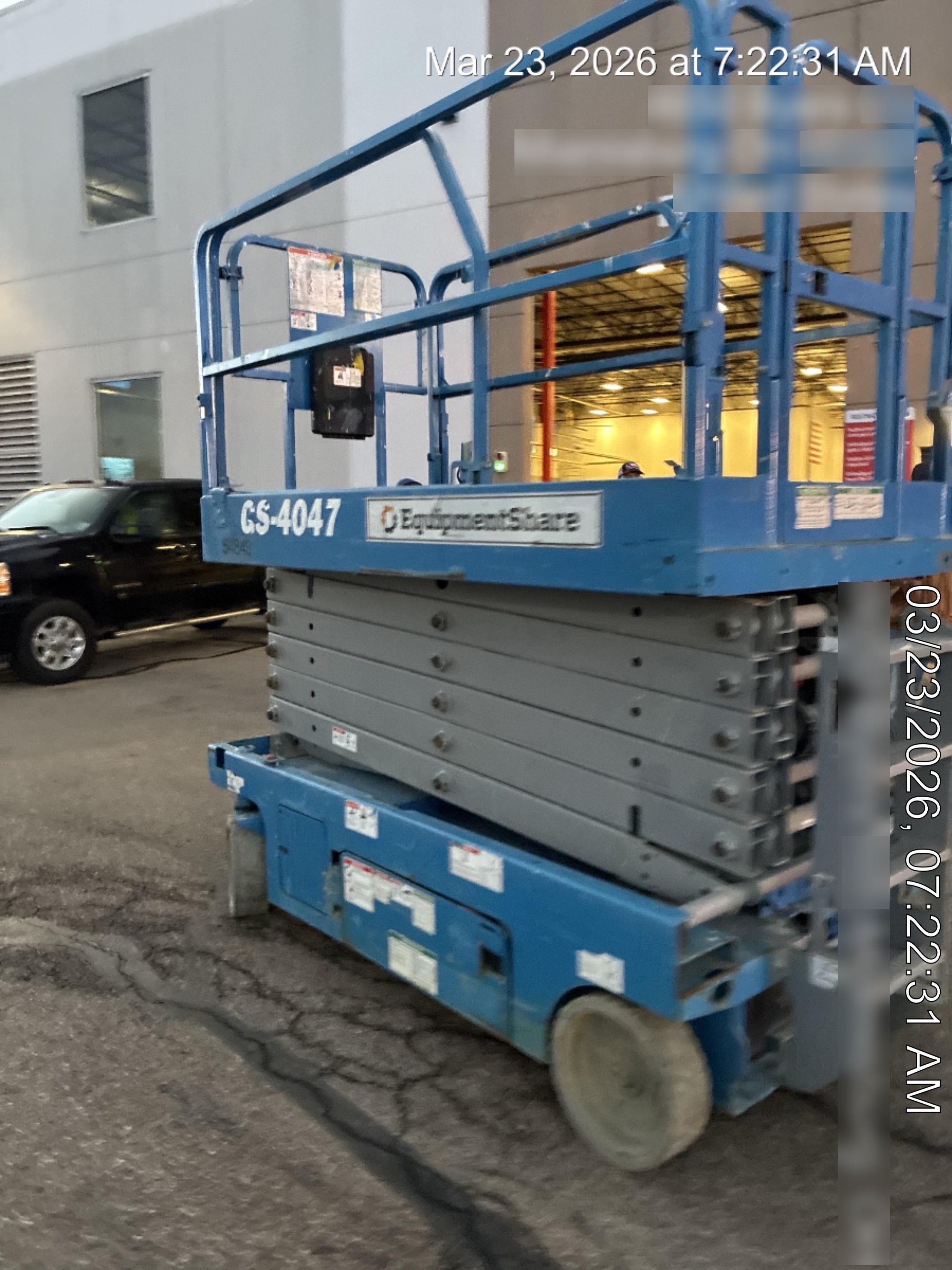 2019 Genie GS-4047 Folding rails with half height swing gate