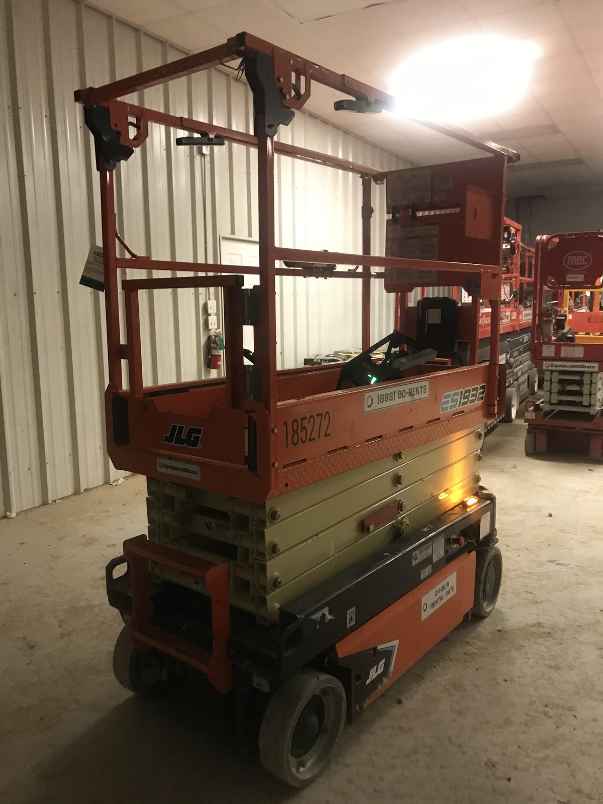 2021 JLG ES1932