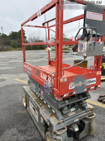 2018 Skyjack SJIII-3219 Skyjack SJIII3219 Scissor Lift w/Trojan Batteries