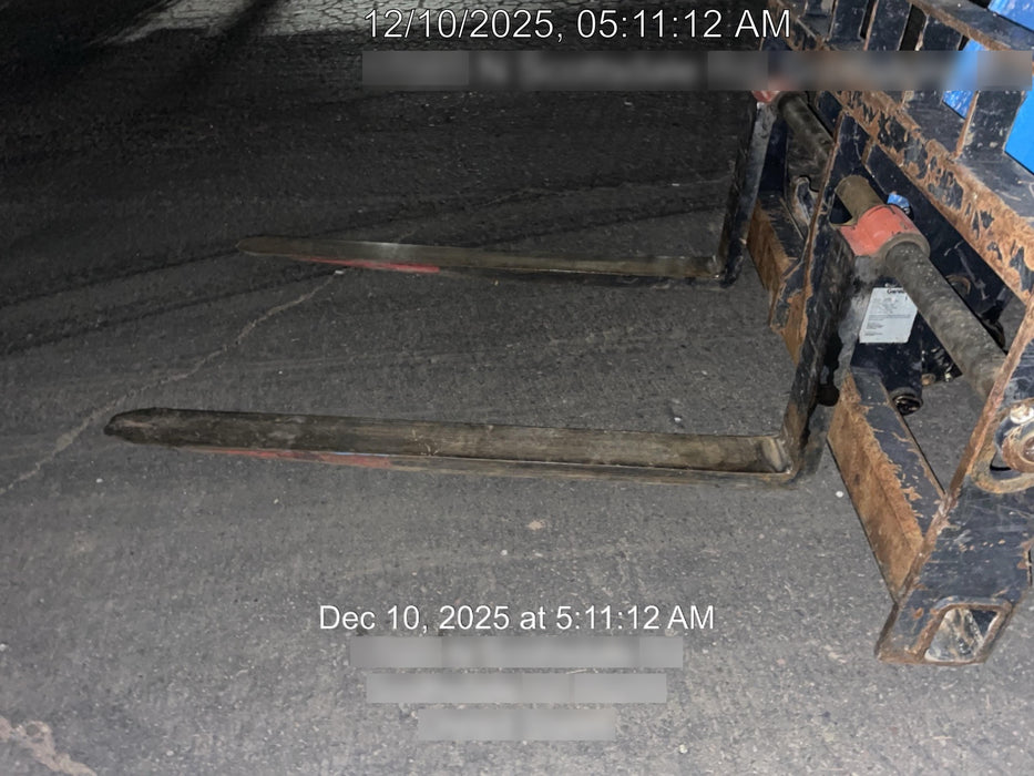 2018 Genie GTH-1056 Genie GTH-1056 w/ROPS, Work Lights, Solid Tires, RH Cab Mesh, Beacon, 60" Carriage and Forks