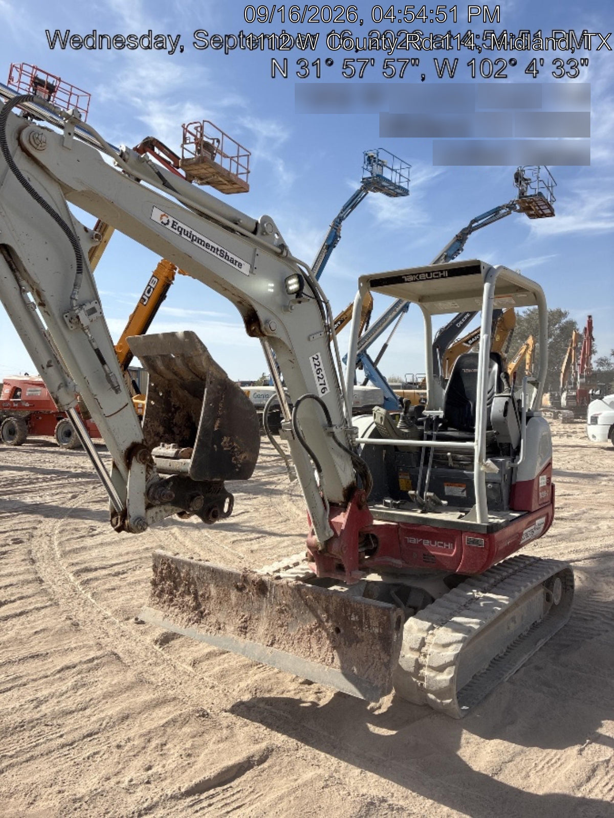 2022 TAKEUCHI TB235-2R