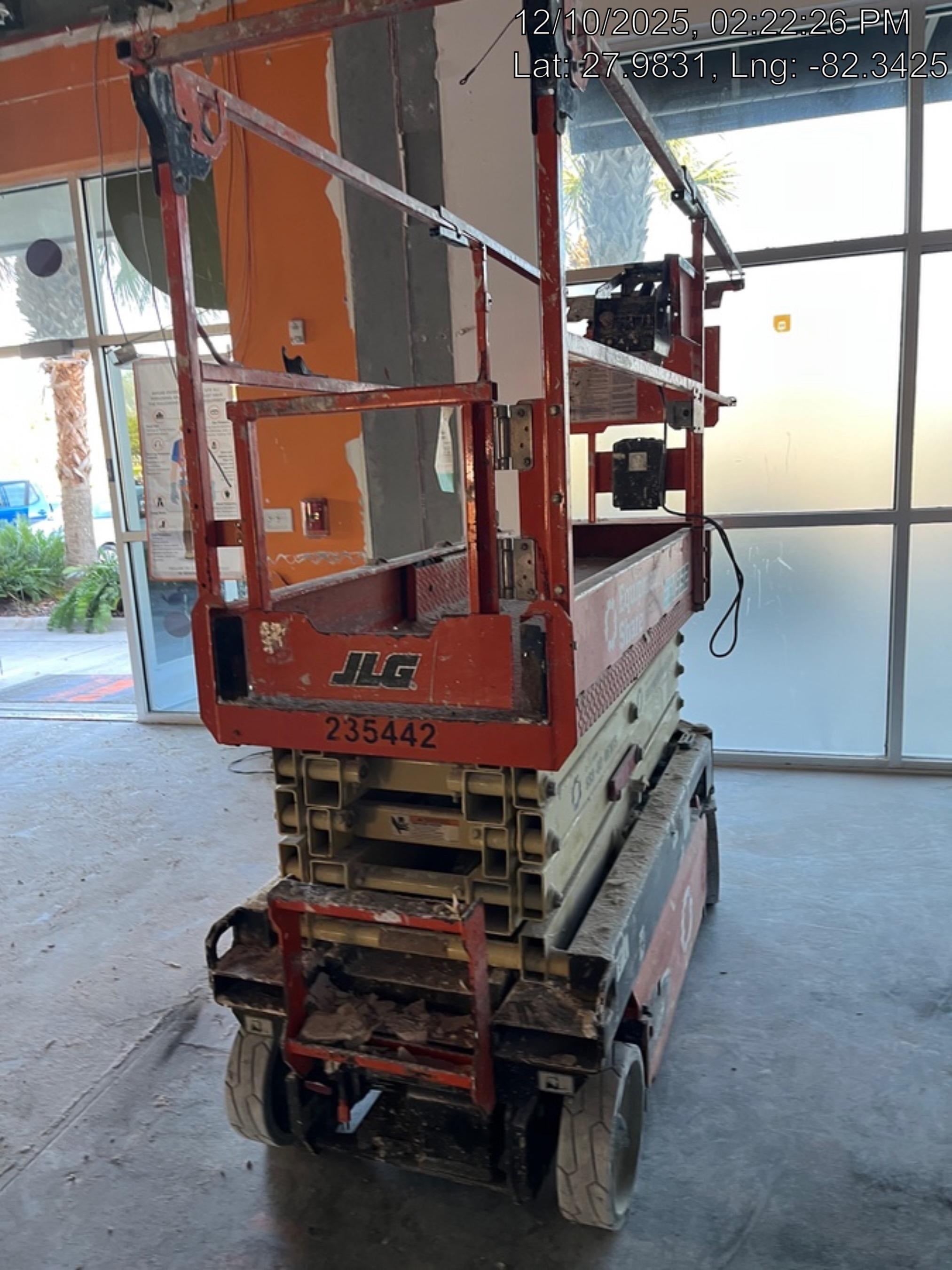 2022 JLG ES1932