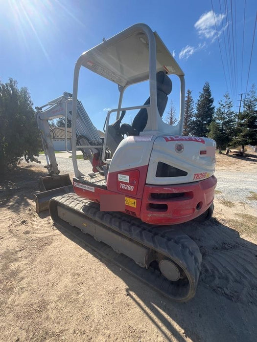 2019 Takeuchi TB260 Canopy, Standard Blade, Auxiliary hydraulics Manual QC, Hydraulic thumb, 12" ,18", 24" Bucket