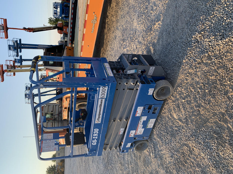 2020 Genie GS-1930 Solid Non Marking Tires, Beacon, Folding rails with half height swing gate