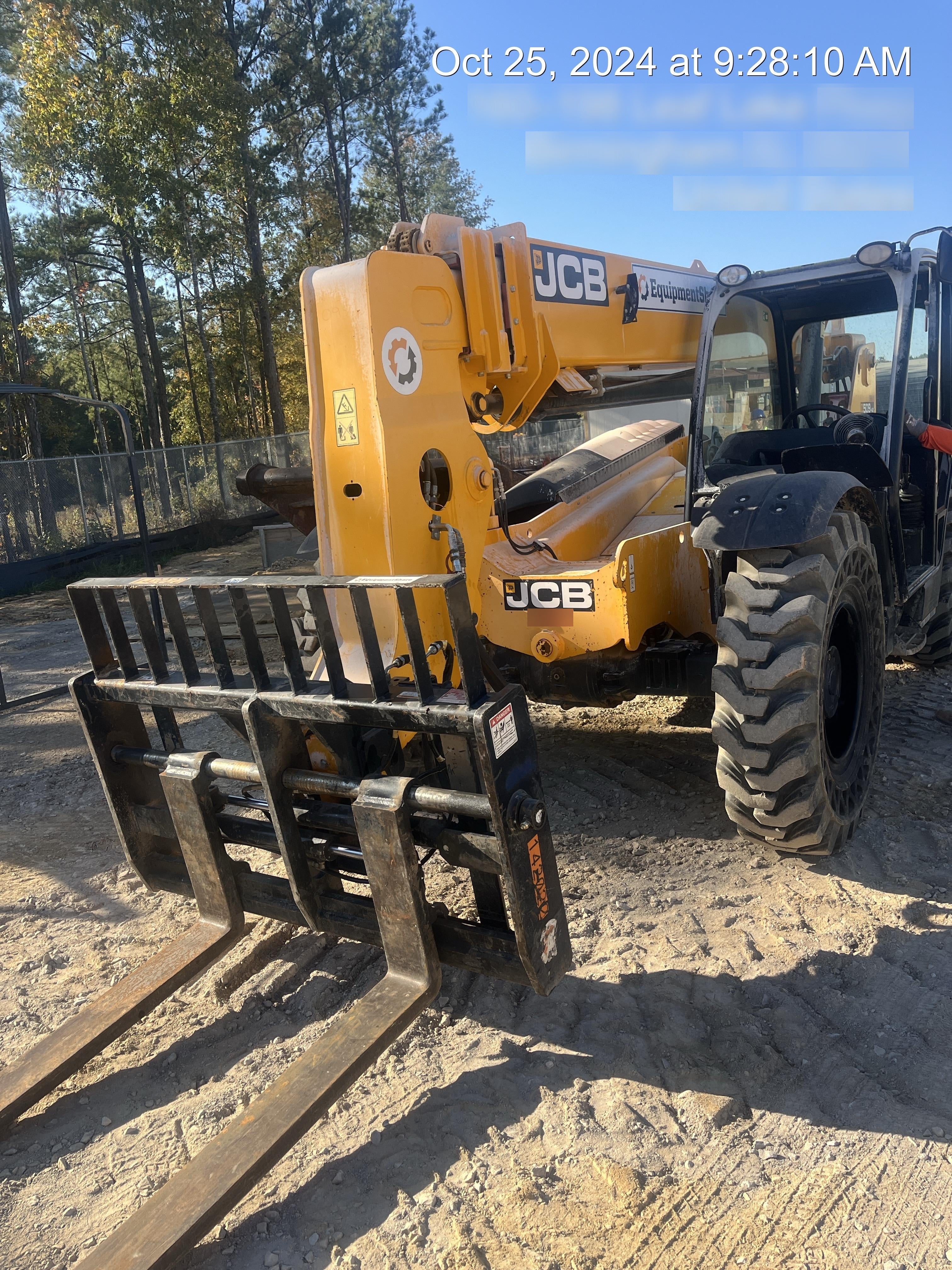 2021 JCB F7377