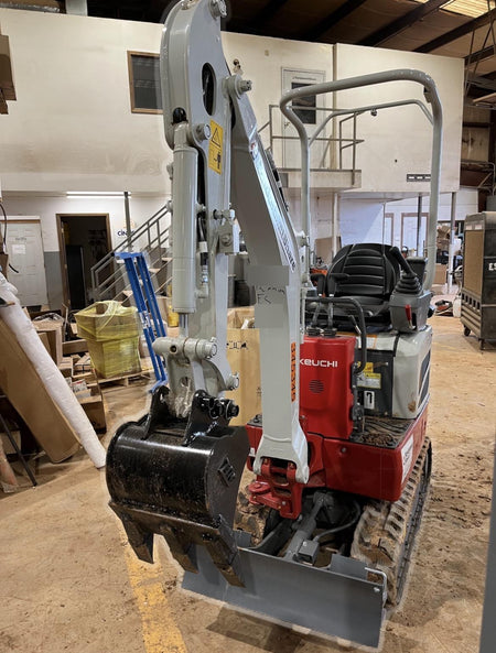 2023 TAKEUCHI TB210R