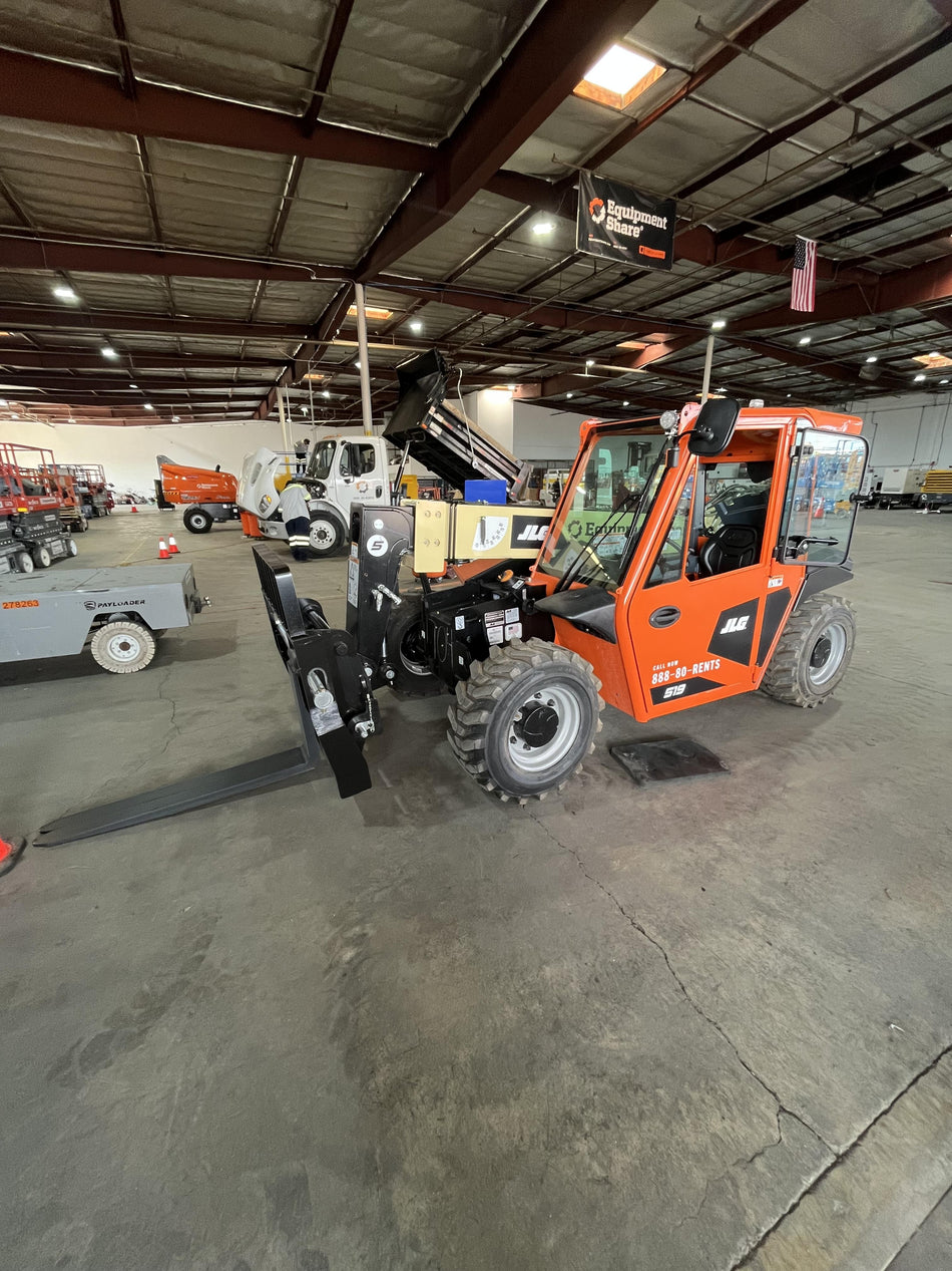 2025 JLG 519