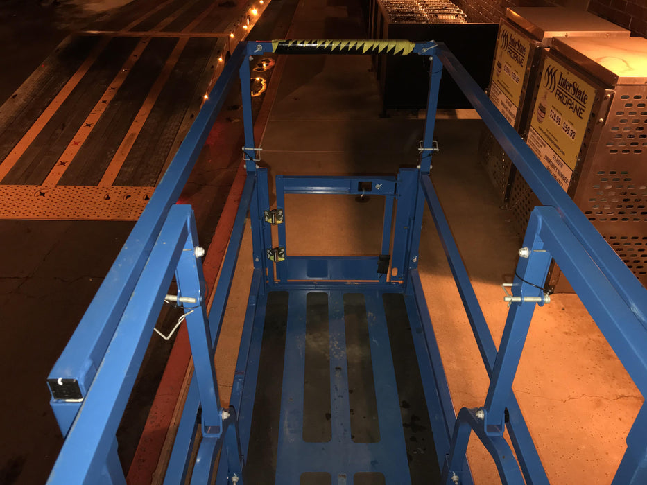 2020 Genie GS-1930 Solid Non Marking Tires, Beacon, Folding rails with half height swing gate, 800W Inverter