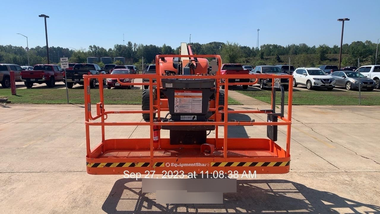 2023 JLG 600AJ
