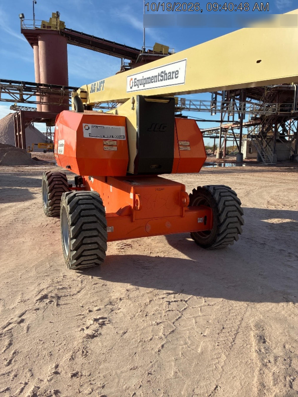2022 JLG 800AJ