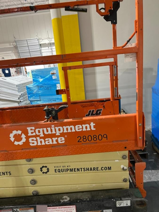 2022 JLG ES1932