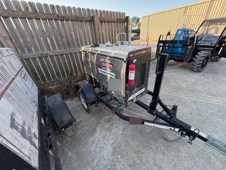 2019 Lincoln Electric Vantage 322 Welder Ready-Pak 3, Two wheel trailer, Fender and Light kit, Cable Rack
