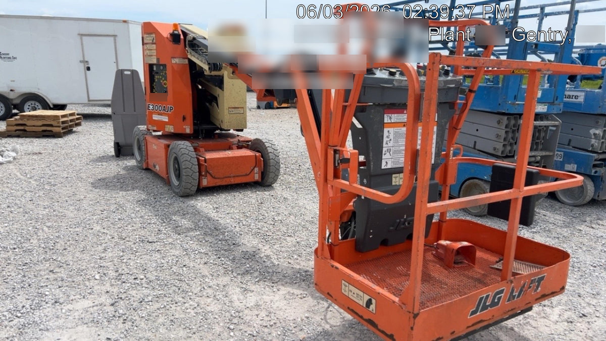2019 JLG E300AJP