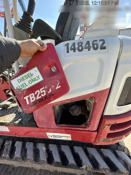 2021 TAKEUCHI TB250-2