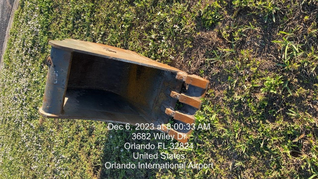 2016 WERK-BRAU 18" Bucket - Werk-Brau