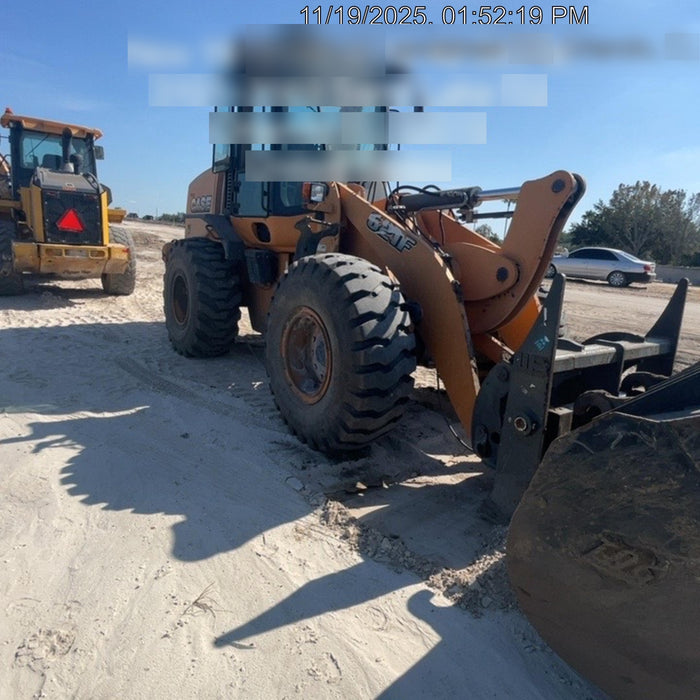2016 Case 621F CLOSED CAB, JRB 416 STYLE HYD COUPLER
