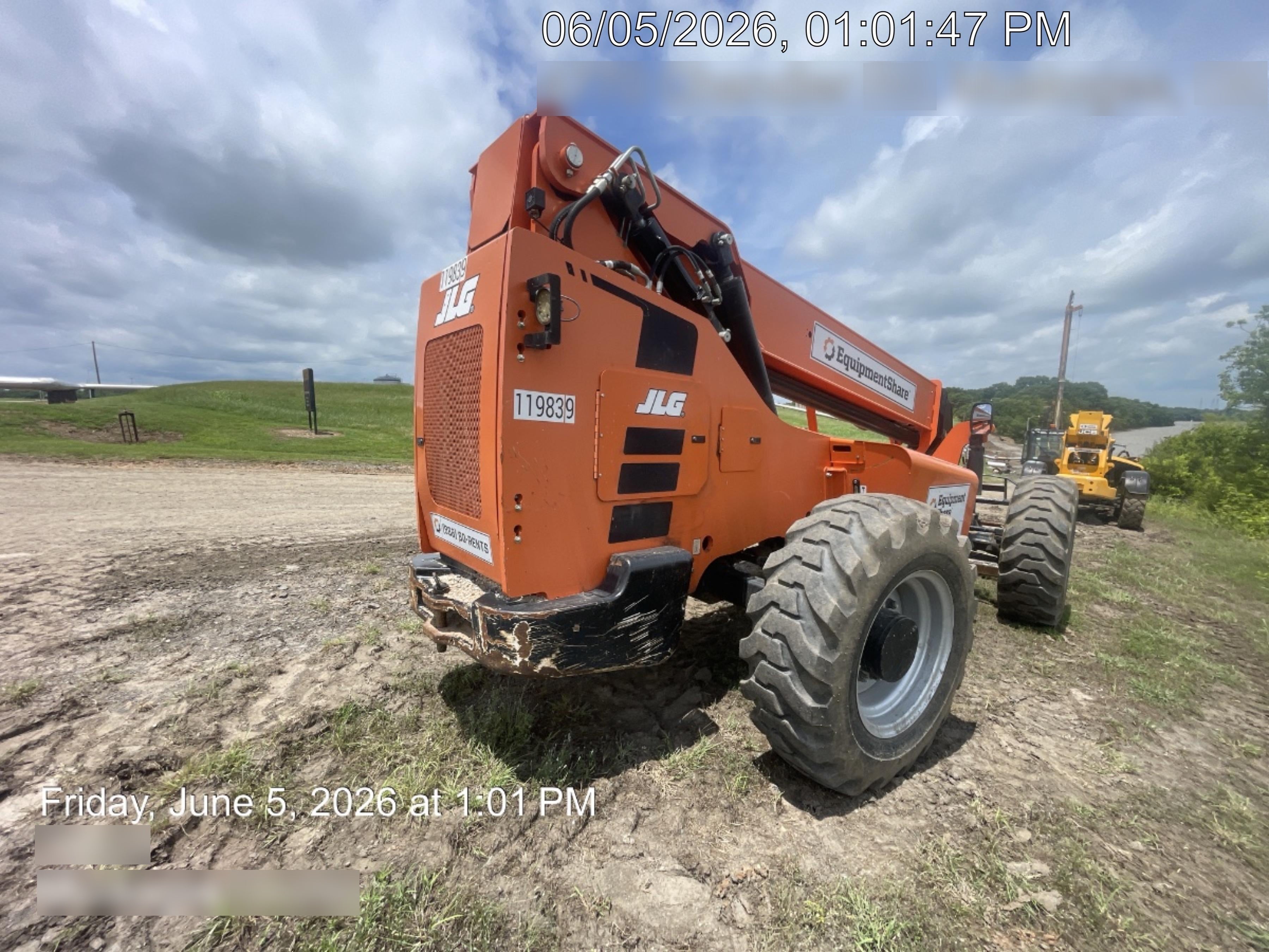 2021 SKYTRAK 8042