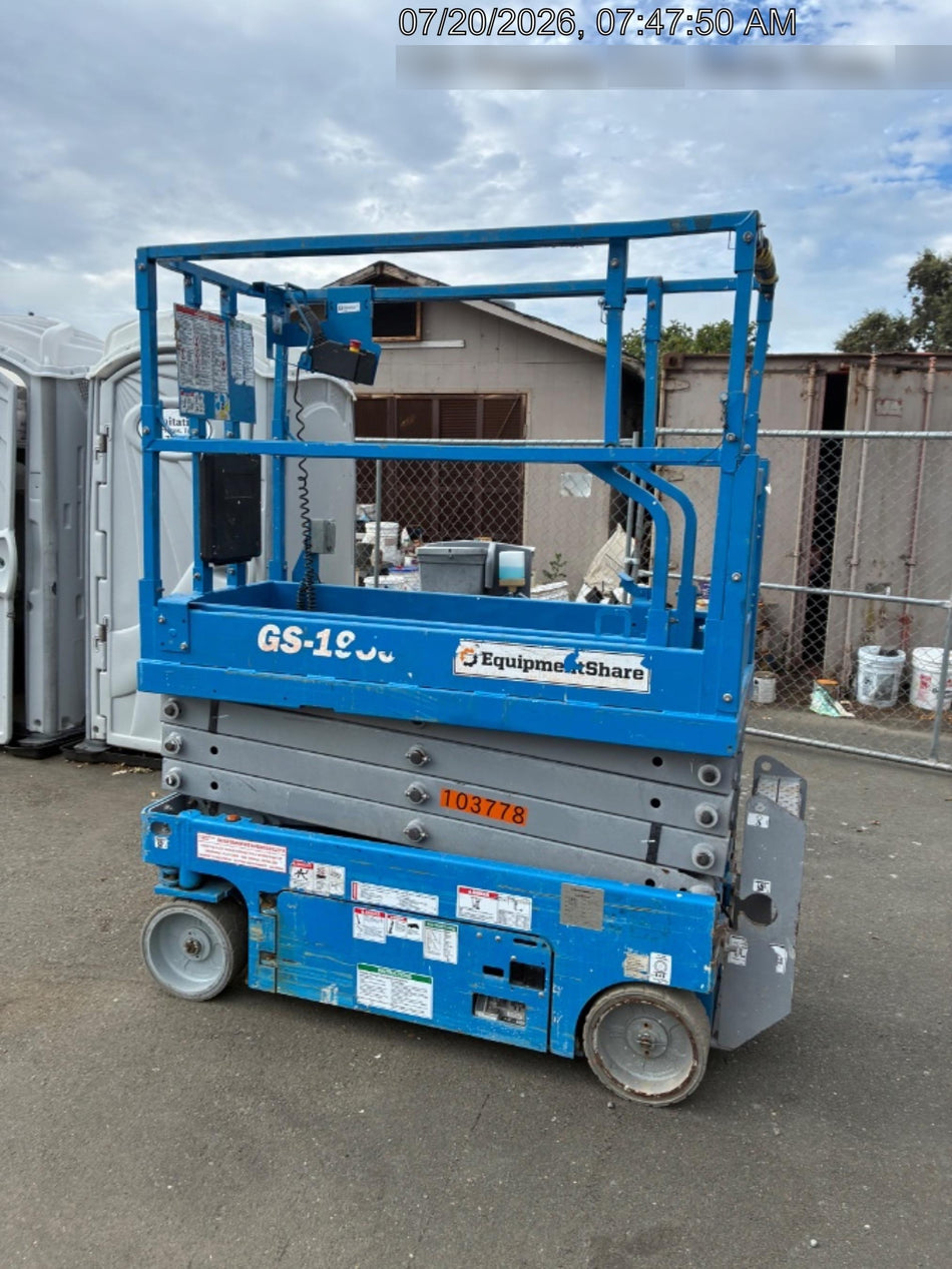 2020 Genie GS-1930 Solid Non Marking Tires, Beacon, Folding rails with half height swing gate, 800W Inverter