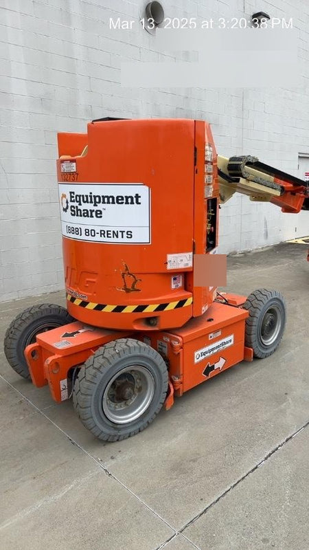 2021 JLG E300AJP
