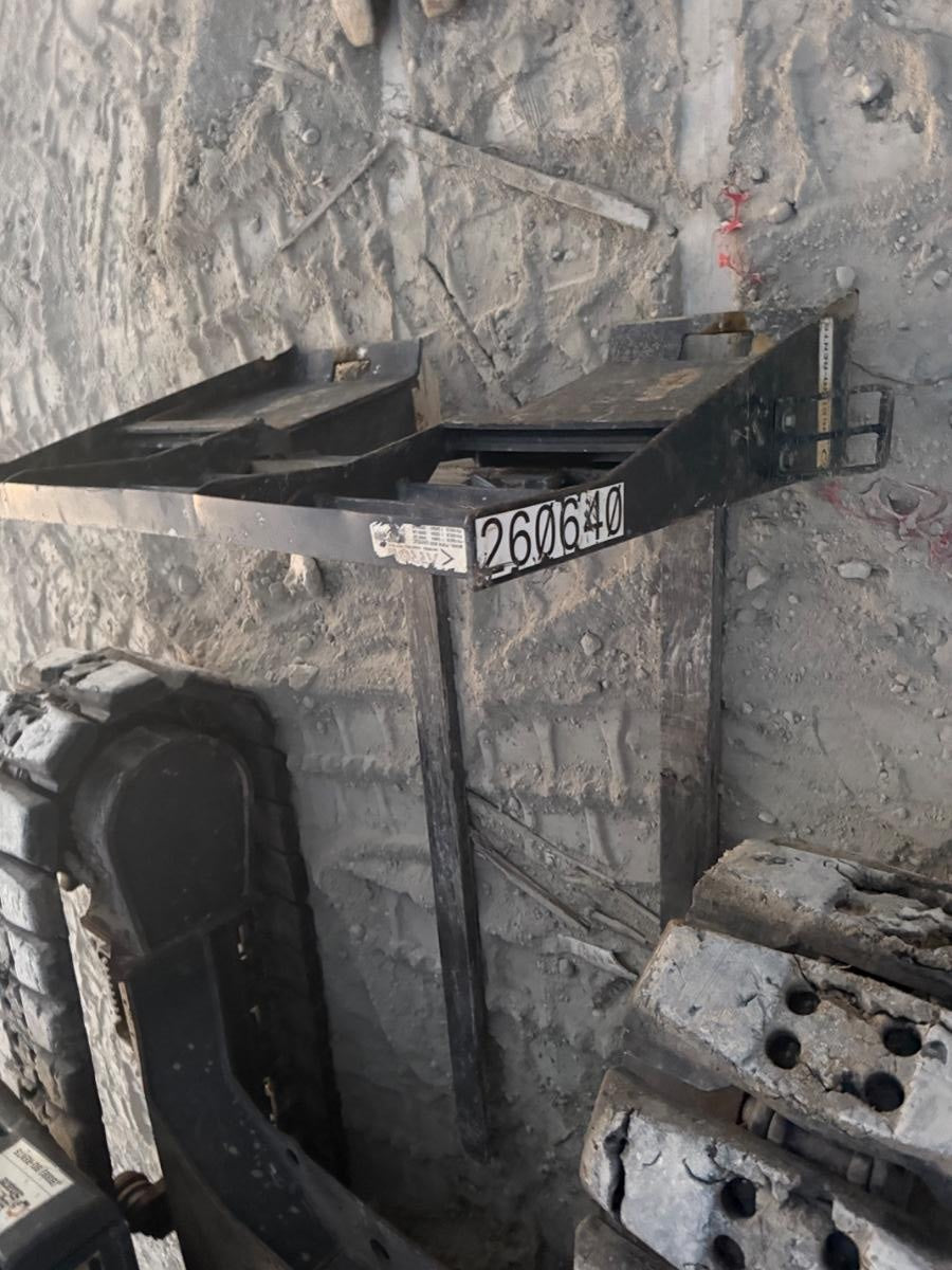 2022 ARROW MATERIAL HANDLING 48" Pallet Forks - Arrow