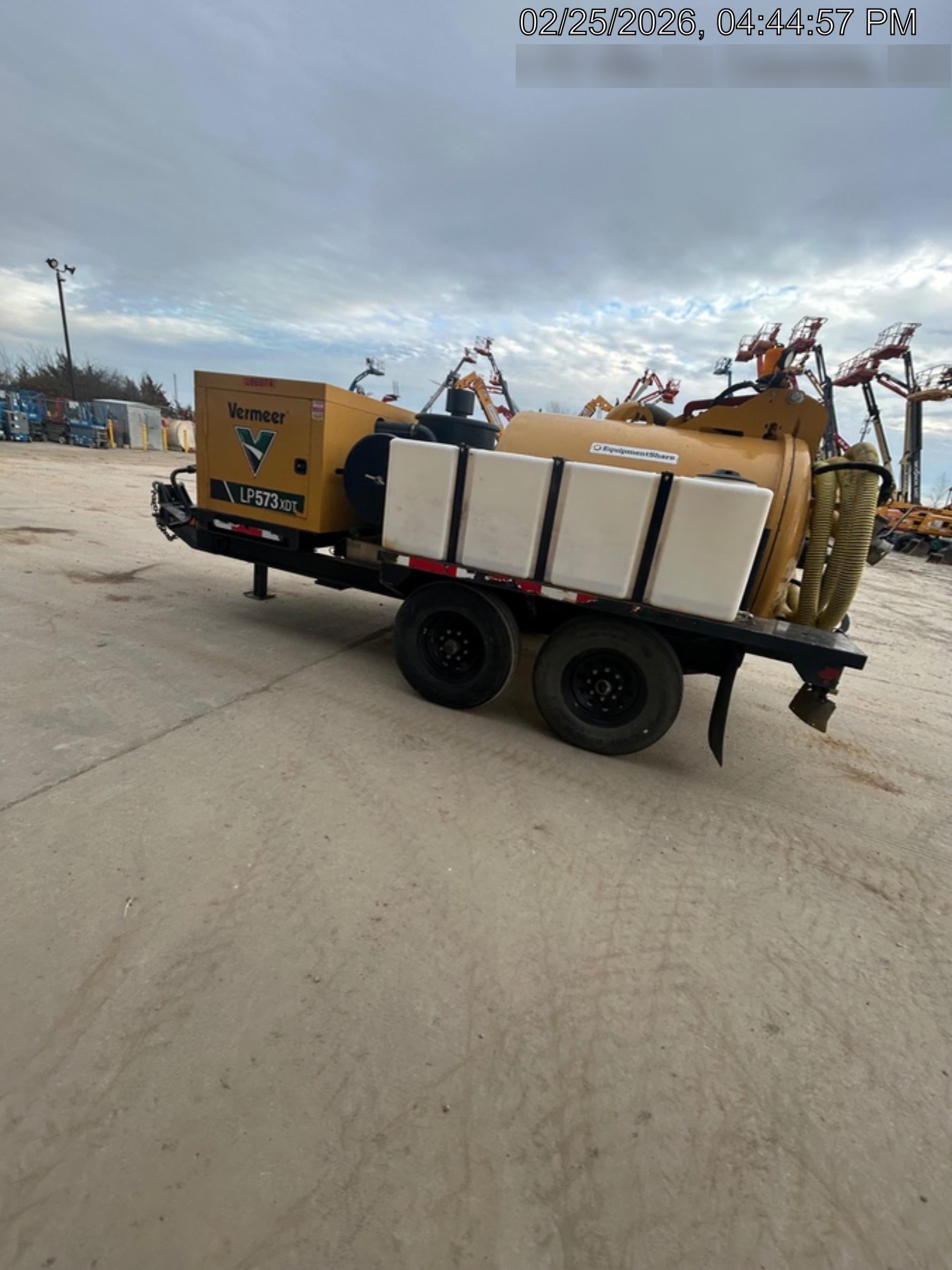 2022 Vac-Tron LP573XDT T4 Koehler Diesel Engine, 500 Gallon Debris Tank, x2 100 Gallon Water Tanks