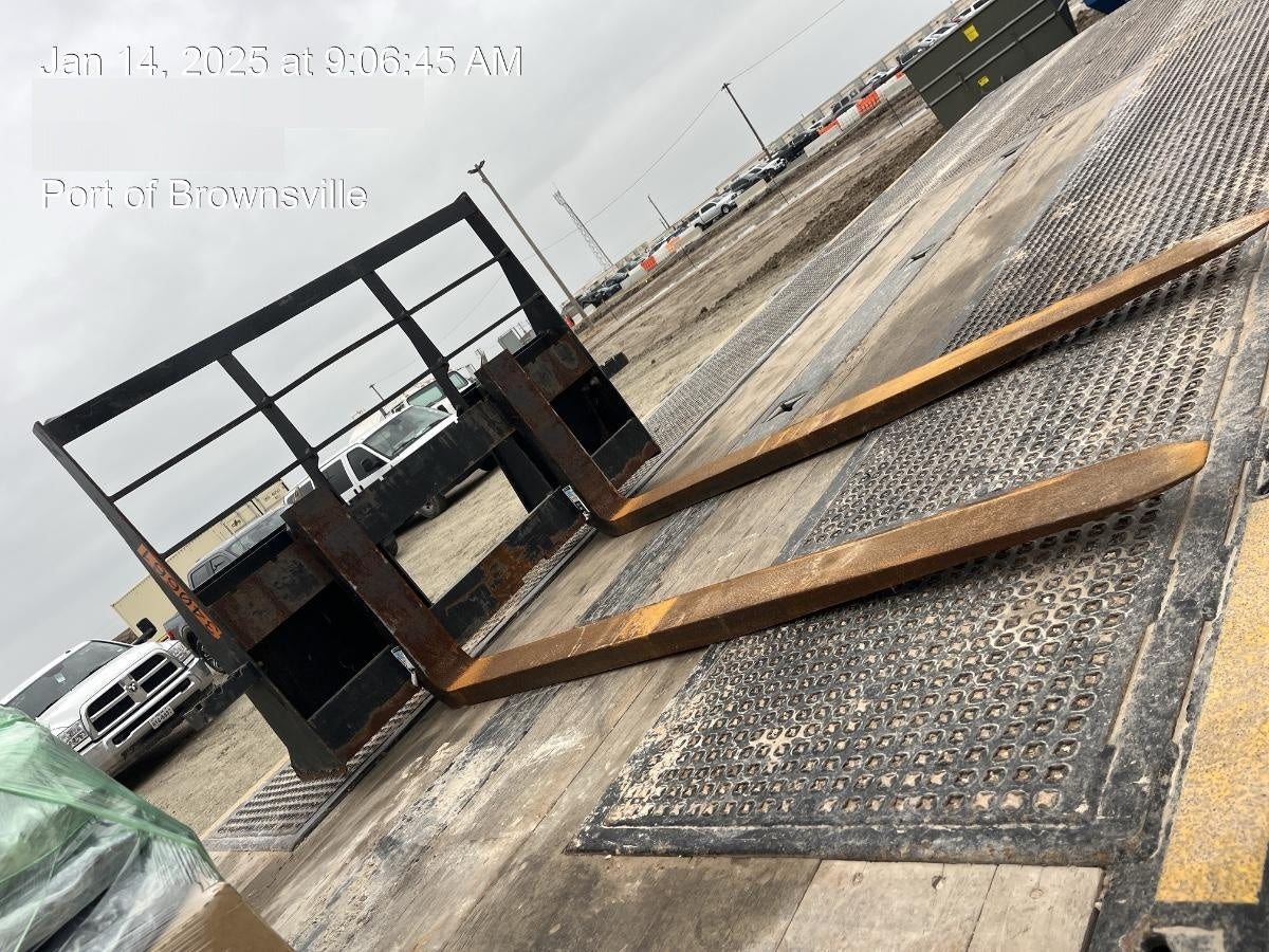 2023 ARROW MATERIAL HANDLING 24" Pallet Fork Frame