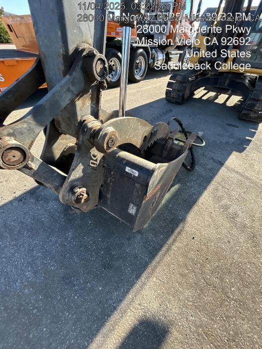 2025 TAKEUCHI 36" Bucket - Takeuchi