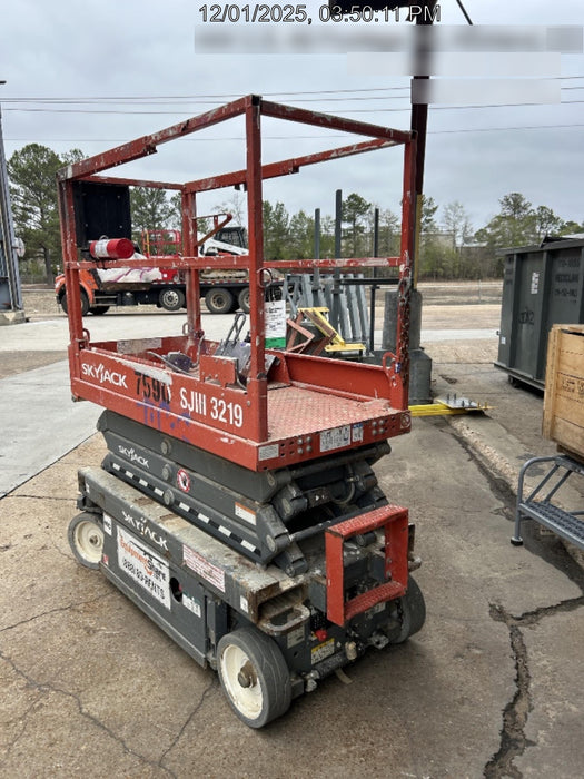 2018 Skyjack SJIII-3219 Skyjack SJIII3219 Scissor Lift w/Trojan Batteries