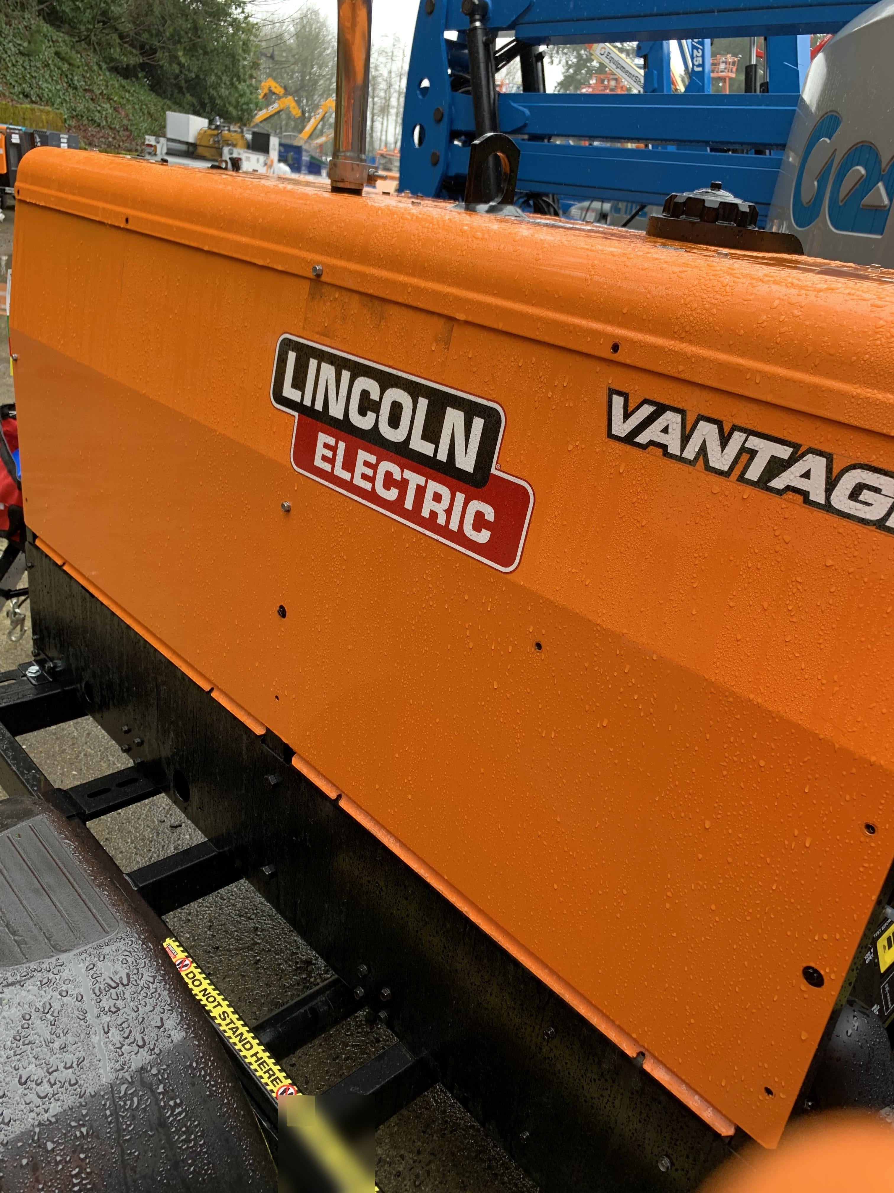 2021 Lincoln Electric Vantage 322 Vantage 322 Ready Pak 3 w/ Decals, ORANGE (includes trailer, cable rack, fender light kit) NO Telematics