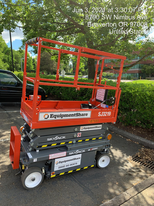 2020 Skyjack SJIII-3219 Solid NM Tires, Half height spring hinged entry gate, Dual Beacons, 800W Inverter