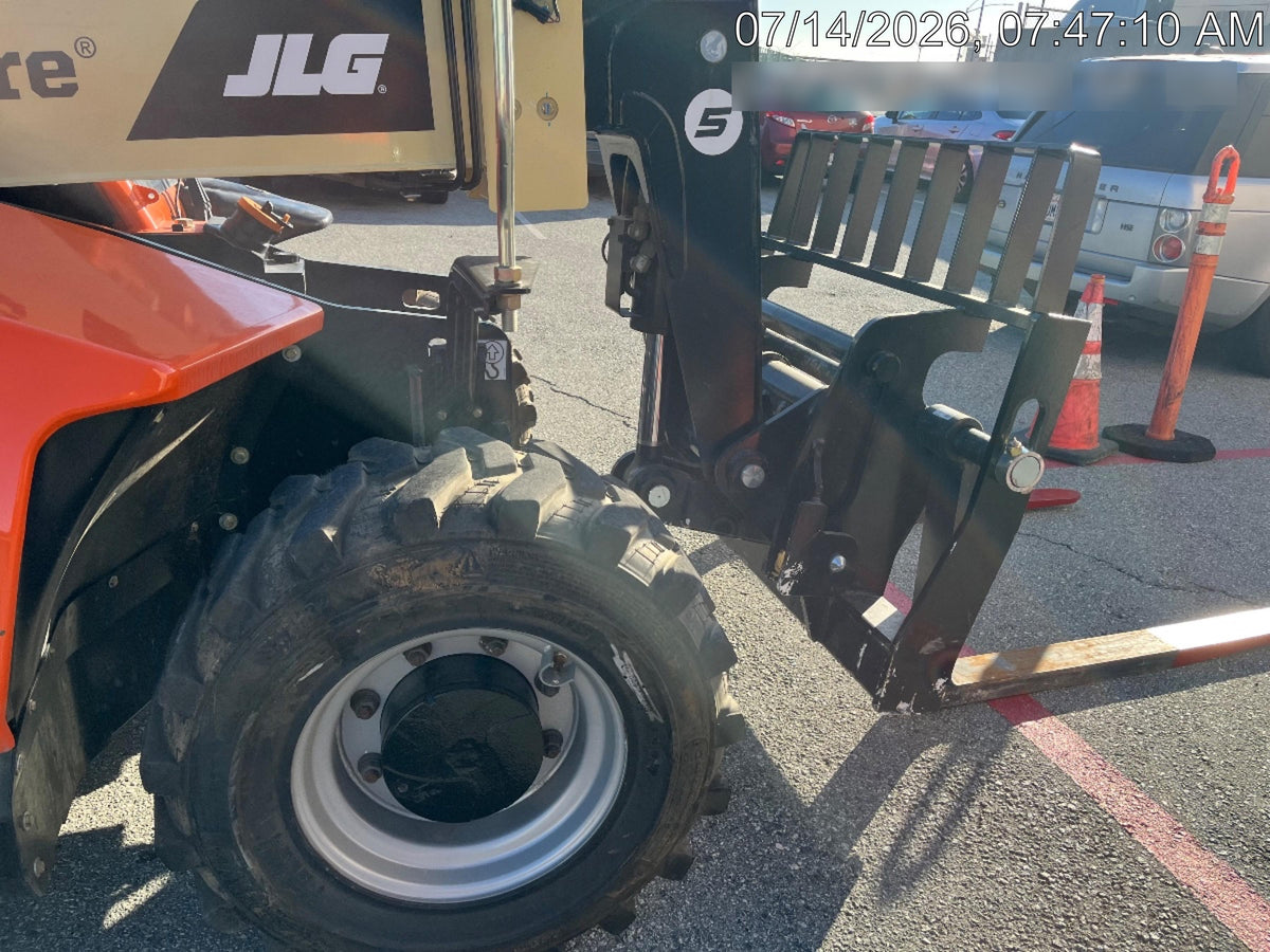 2025 JLG 519