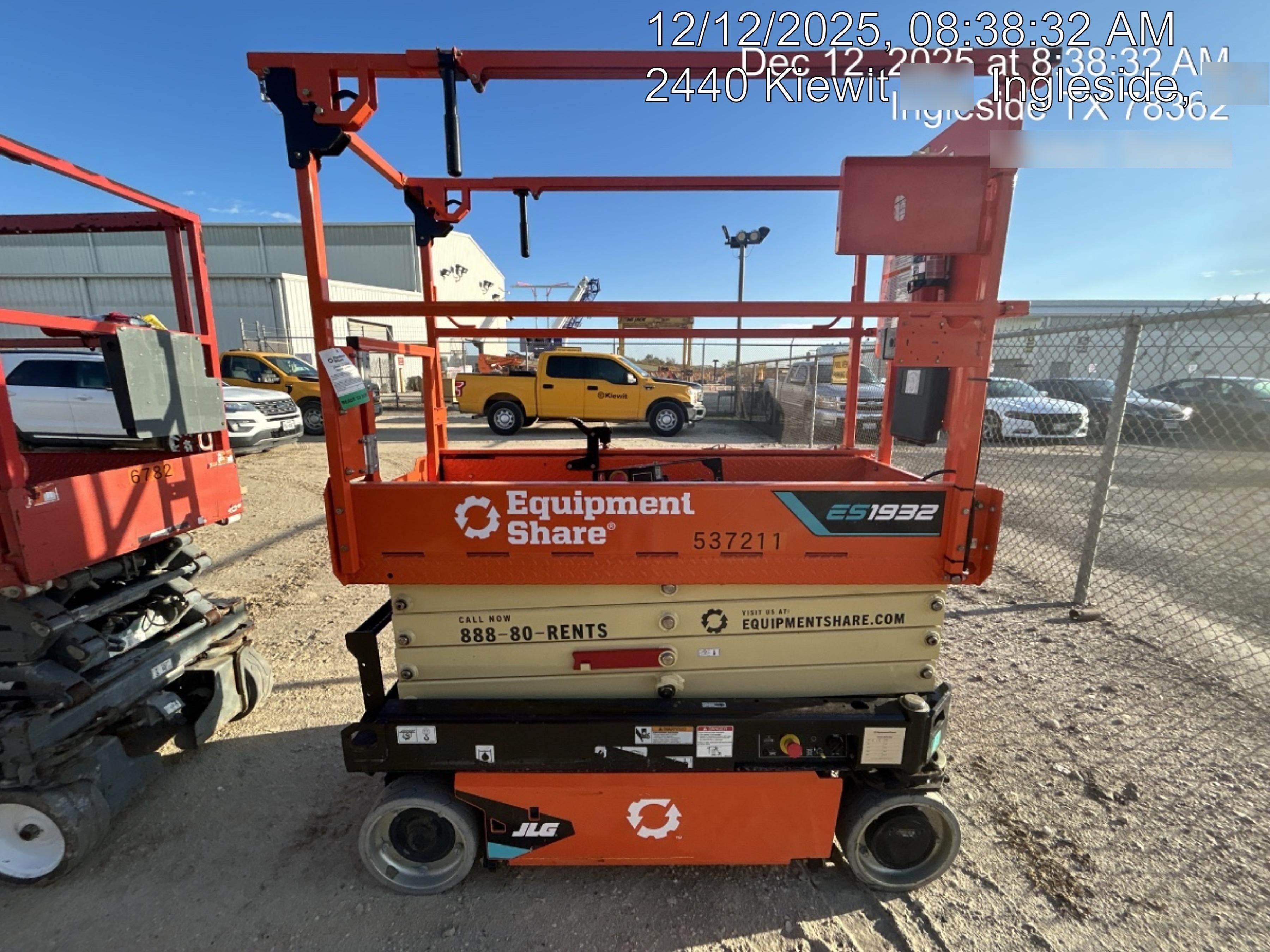 2025 JLG ES1932