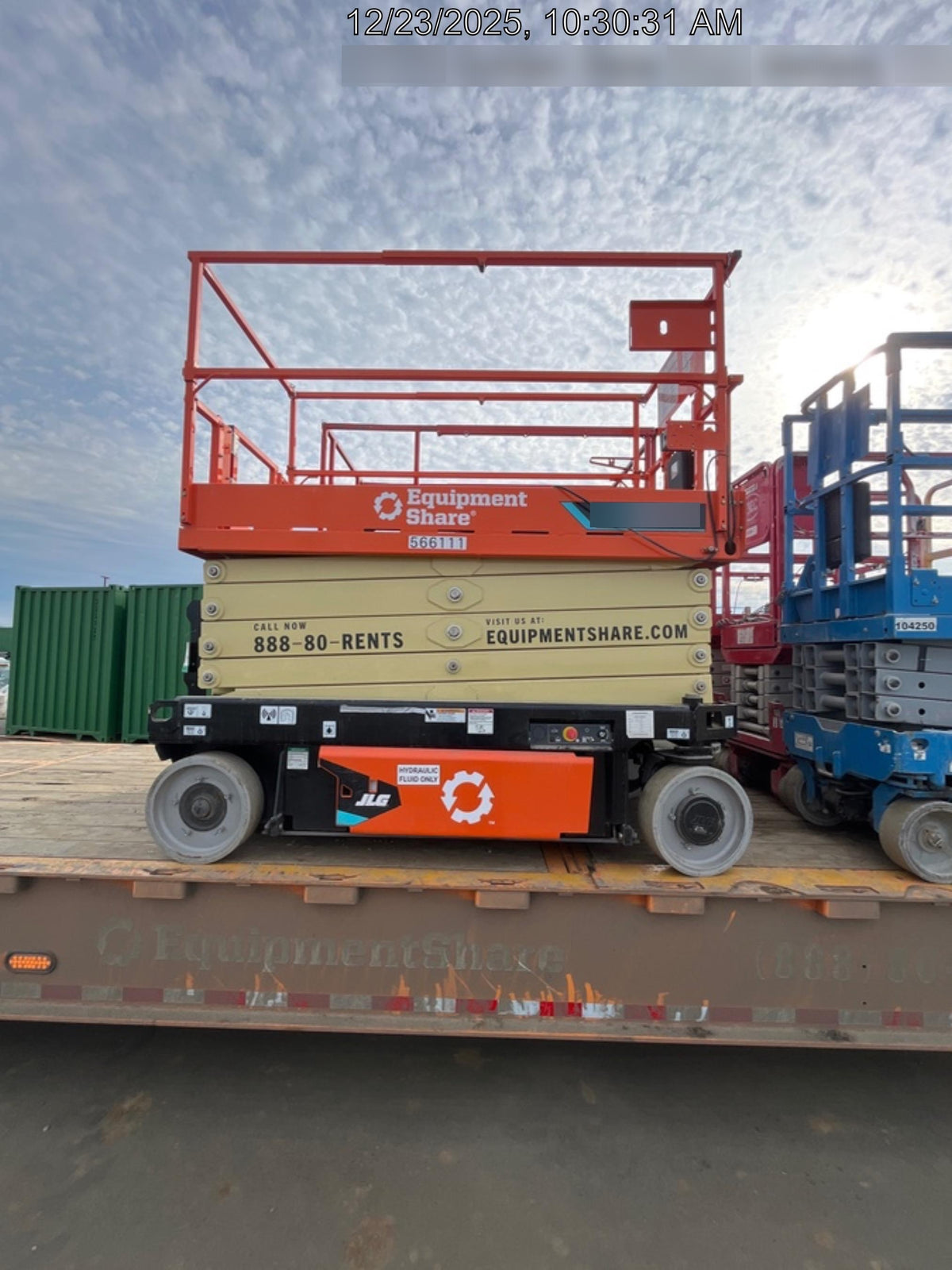 2025 JLG ES3246