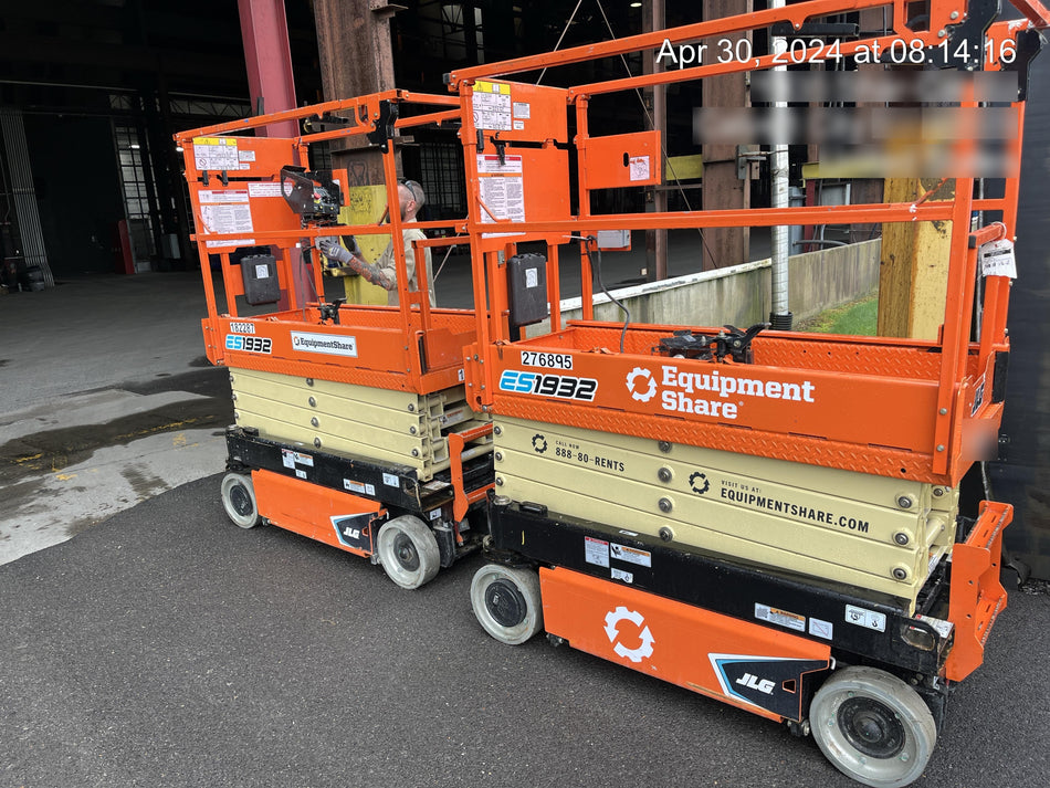 2022 JLG ES1932