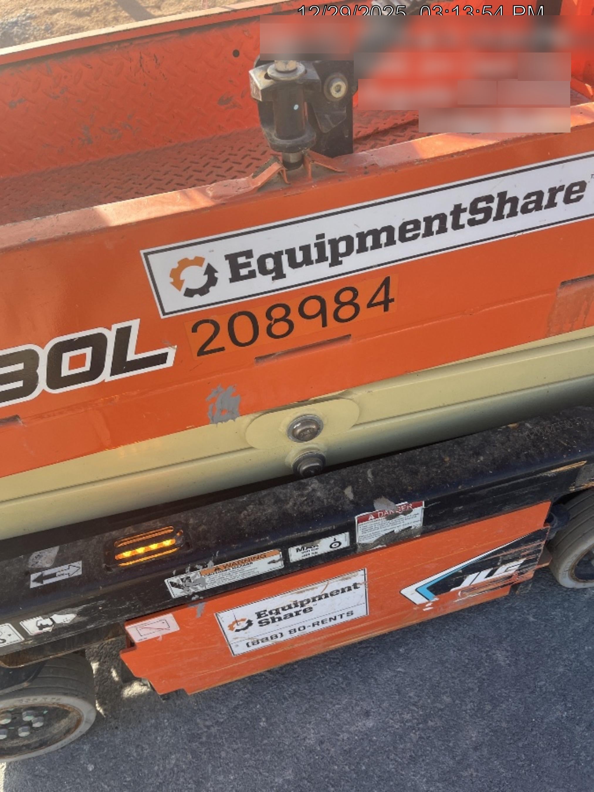 2022 JLG ES1330L